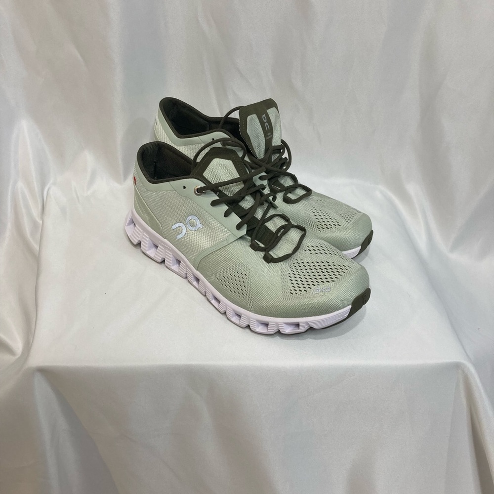 Men’s on Running Cloud 5 Green Shoes Size 9.5